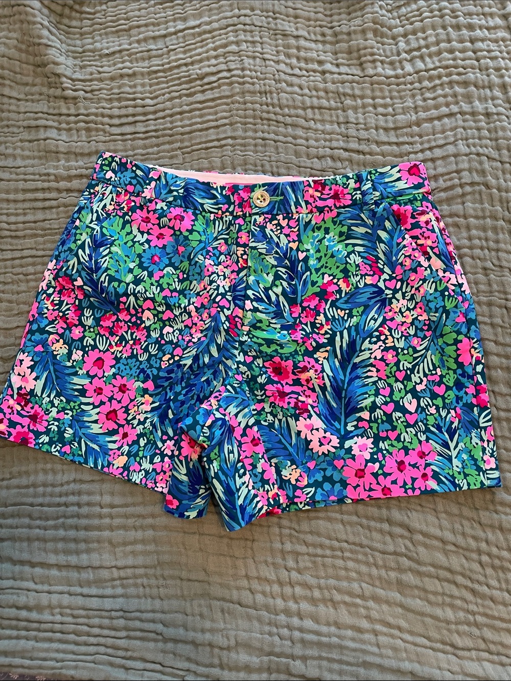 Lilly Gretchen  colorful shorts,